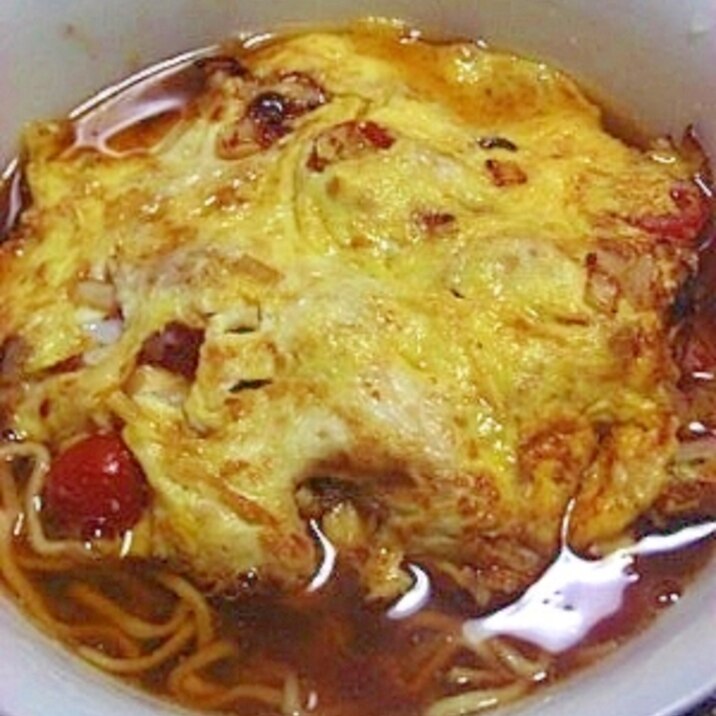 熱冷　トマトオムレツの冷ラーメン